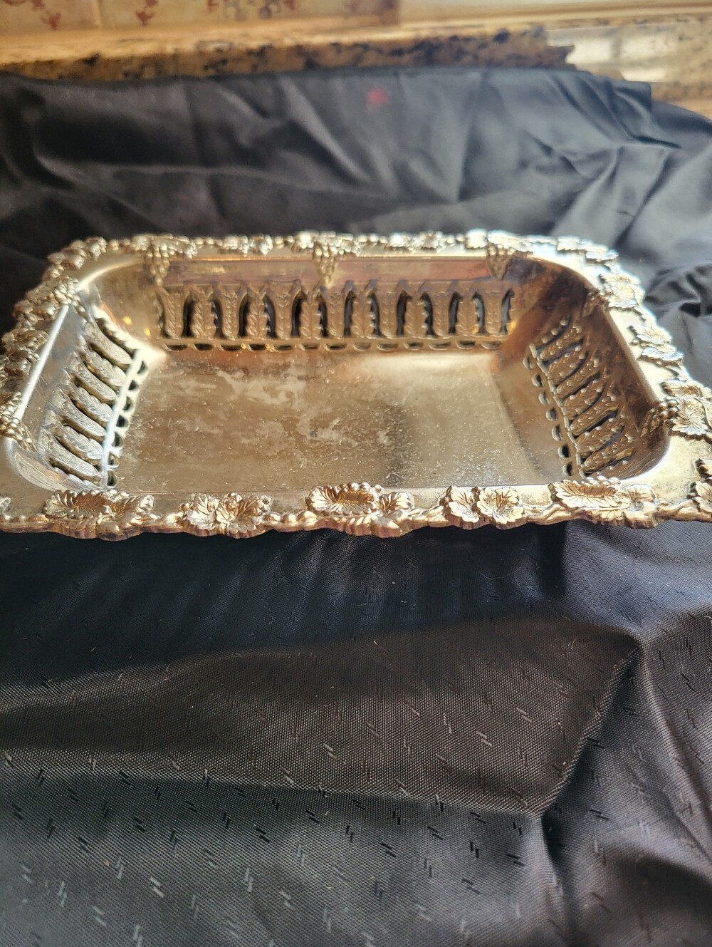 Ornate Grapes 1.5 x 7 x 5 Inch Fpoted Silver-Tone Decorative Serving Tray